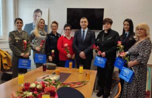 Žena može biti sve što poželi: Vozačica autobusa, otpravnica vozova, radnica na građevini i u obezbeđenju…