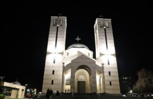 Osvetljen hram Svetog cara Konstantina i carice Jelene Hram Sv. cara Konstantina i carice Jelene