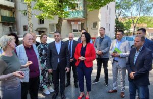 Zoniranje parkinga uz povlastice stanarima – rešenje parkiranja u međublokovskom prostoru Meštani zgrade u Homoljskoj ulici br. 2, kao i stanari tri zgrade Bulevara dr Zorana Đinđića su dobili uređen međublokovski prostor