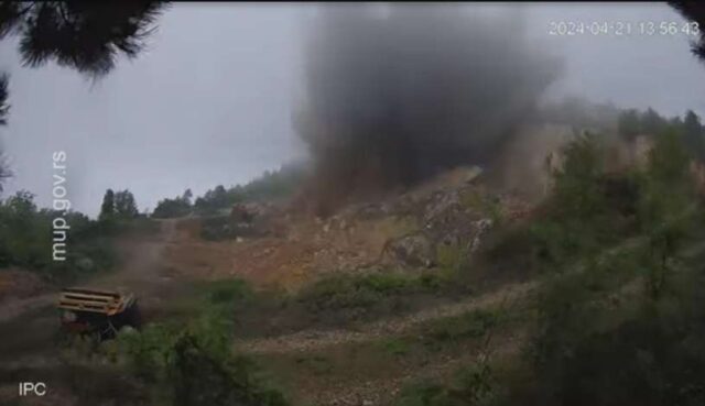 NATO AVIO-BOMBA UNIŠTENA U KAMENOLOMU