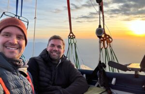 Neverovatna fotografija Niša iz balona: Pogled na Niš noću sa 2.500 metara Posada i zalazak sunca iznad Niša - AUT 2 Austria 2 Gordon Bennett Gas Balloon Team