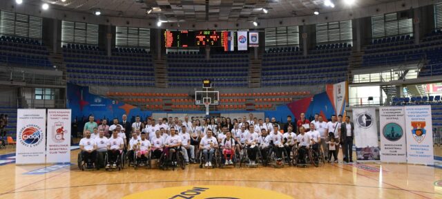 SPEKTAKL ZA LjUBITELjE KOŠARKE U KOLICIMA U NIŠU SPEKTAKL ZA LjUBITELjE KOŠARKE U KOLICIMA U NIŠU