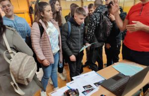 Na Sajmu obrazovanja osmaci imali priliku da se upoznaju sa ponudama srednjih škola Sajm obrazovanja