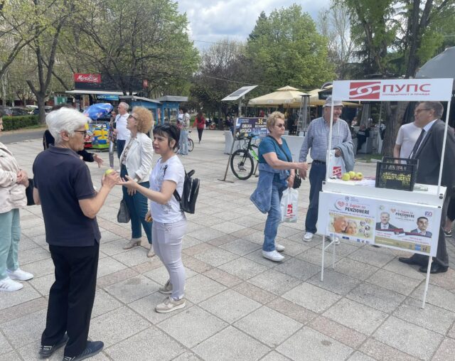 Zelena jabuka kao simbol zdravog života Zelena jabuka kao simbol zdravog života