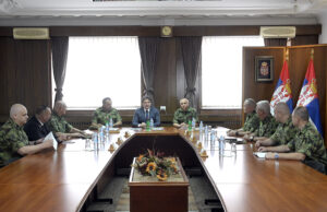 Ministar Gašić obišao Komandu Kopnene vojske u Nišu Ministar Gašić obišao Komandu Kopnene vojske u Nišu