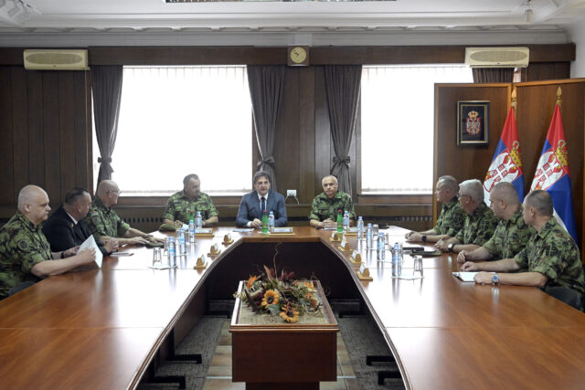 Ministar Gašić obišao Komandu Kopnene vojske u Nišu