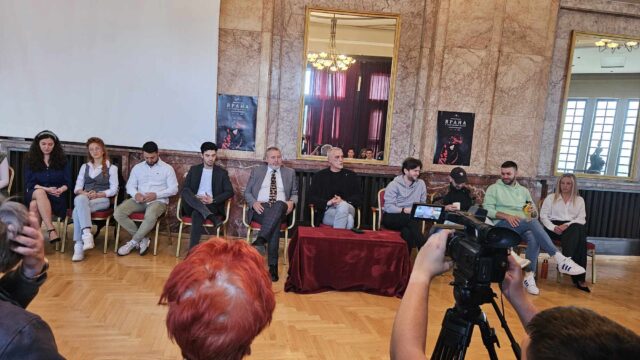 Press Predstava “Vrana u paunovom perju”,