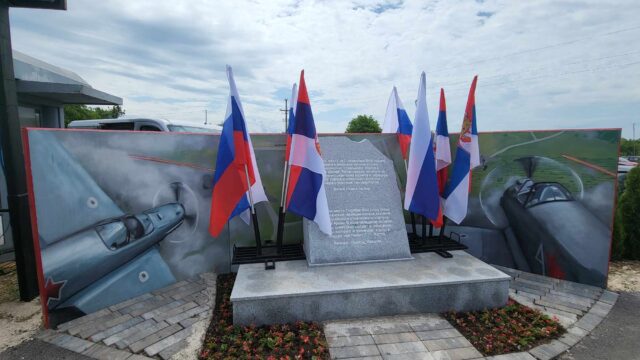 Spomenik stradalim sovjetskim vojnicima