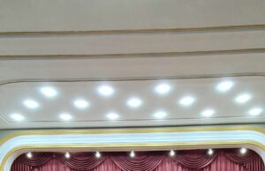 Poruka sa SNS-ove tribine: Rezoluciju pokrenuli oni koji su vešali Srbe i streljali đake u Kragujevcu Tribina Heroizam i čovečnost u odbrani otadžbine 1998-1999. godine