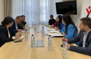 Ministarka Žarić Kovačević razgovarala sa predstavnicima Crte i Zeleno-Levog Fronta Žarić Kovačević razgovor sa predstavnicima Crte i Zeleno-Levog Fronta