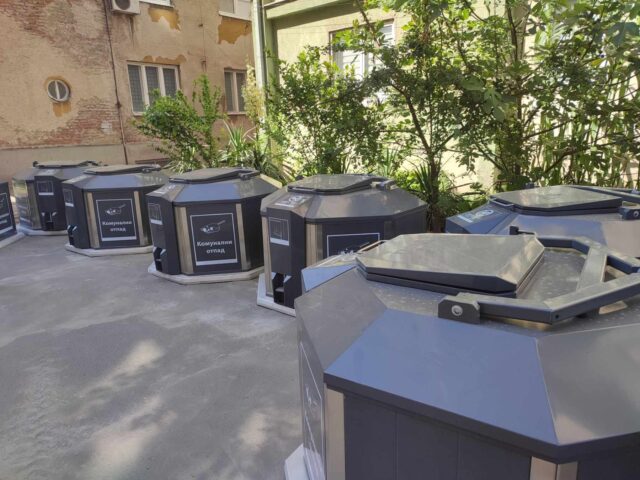 „Mediana“ postavila nove podzemne kontejnere