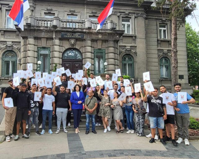 Oko 60 romskih učenika i studenata dobilo gradske stipendije