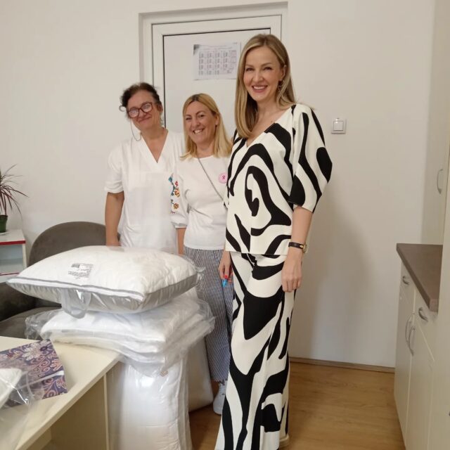 Klinika za onkologiju u Nišu dobila donaciju u vidu jastuka