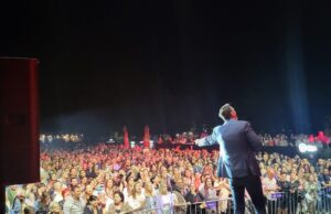 Sergej i Hari rasplamsali srca publike: Hari se priseti vojničkih dana, Sergej premijerno predstavio novi album. Večeras Abba Tribute Sergej Ćetković