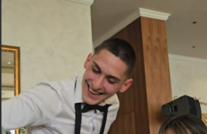 Šta znače osmeh i dobra energija: Konobar iz Niša oduševio hrvatskog blogera i ceo region Dušan Đorđević