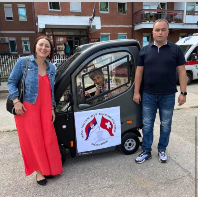 Donacija Marini Adamović električna kolica