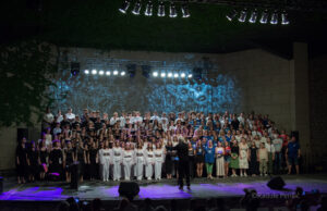 Dodelom nagrada i združenim nastupom horova svečano završene Horske svečanosti Horske svečanosti foto Radule PerišićNKC