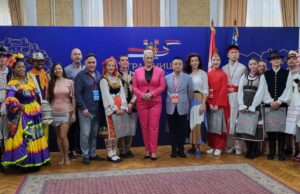 Plesači sa svih meridijana svojim narodnim nošnjama ulepšali naš grad Prijem za učesnike 17. Međunarodnog studentskog festivala folklora