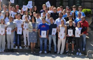 Grad Niš dodelio stipendije za 59 najuspešnijih mladih sportista Dodela stipendija