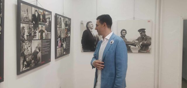 Gradonaćelnik Niša Dragoslav Pavlović na otvaranju izložbe o Velimiru Bati Živojinoviću
