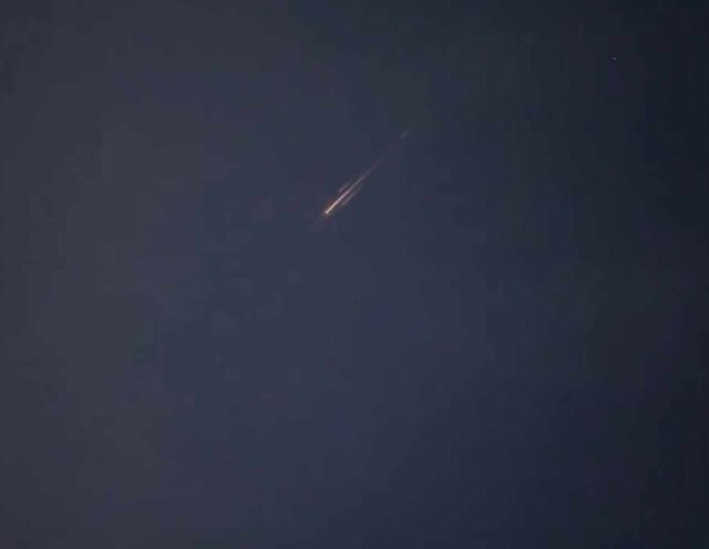 Meteor ili svemirski otpad ?