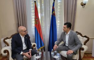 Premijer Vučević došao u Niš da pruži podršku novom gradonačelniku i stranačkom kolegi Miloš Vučević i Dragoslav Pavlović