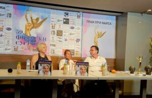 Mirjana Karanović nikada emotivnije o glumi: „Ljudi poznaju samo jednu verziju mene“ Monografija o glumici Mirjani Karanović