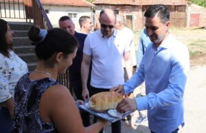 Poljoprivredniku iz Gornje Vrežine imanje stradalo u požaru. GO Pantelej i Grad Niš obećavaju pomoć Obilazak Gornje Vrežine