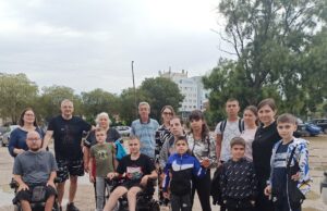 Deca obolela od distrofije iz Niša, dobila priliku da učestvuju na edukativno-psiholoških radionica u Vrdniku Odlazak dece i roditelja u banju Vrdnik