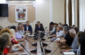 Gradonačelnik Pavlović održao radni sastanak sa direktorima niških javnih ustanova Radni sastanak sa direktorima niških javnih ustanova