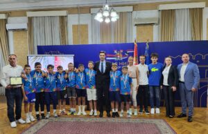 Nagrađeni mladi šampioni iz Niša. Učesnicima Sportskih igara mladih po 15.000 dinara Nagrađeni mladi šampioni iz Niša