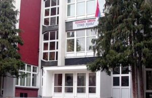 Pala plafonjera na učenicu tokom nastave u školi „Stefan Nemanja” OŠ Stefan Nemanja Niš