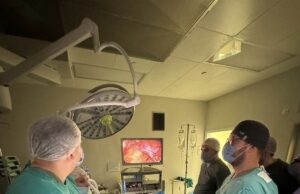 Niški hirurzi uradili 50 operacija smanjenja želuca, sada obučavaju kolege iz Skoplja Operacija smanjenja želuca