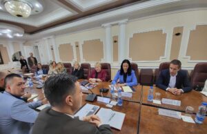 Ministarstvo pomaže u razrešavanju dileme. Ostati na šest ili objediniti gradske uprave Radni sastanak