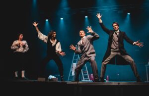 Gostovanje predstave Kompletna istorija pozorišta (ukratko) Kompletna istorija pozorišta