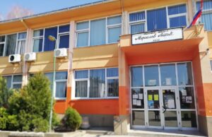 Napadnut direktor škole „Miroslav Antić”. Reagovala i policija Osnovna škola Miroslav Antić