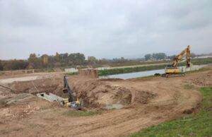 Pri kraju radovi na postavljanju cevovoda za otpadne vode koji prolazi ispod Nišave Postavljanje cevovoda za otpadne vode