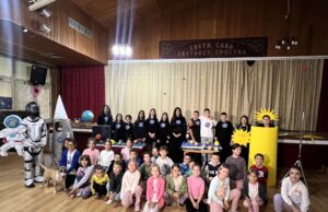 Nebo je granica: Kreativni osnovci obeležili Svetski dan svemira Svetski dan svemira