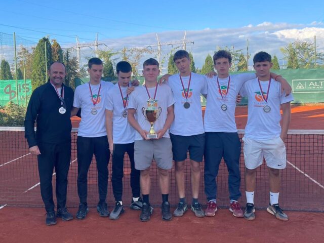 Vicešampioni Srbije, juniorska ekipa TAŽ-a