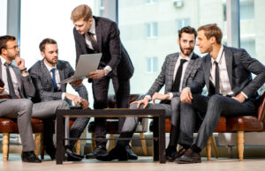 Muškarci na tržištu rada: Koliko ih ima svoj biznis, a koliko njih traži posao Muškarci