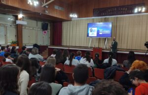 Sve veći broj dece sa dijabetesom. I škole aktivno učestvuju u prevenciji i razbijanju predrasuda Predavanje o dijabetisu OŠ Sveti Sava