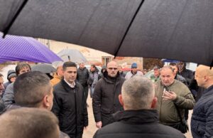 Uređenje parkinga i rekonstrukcija ulica: Gradonačelnik Pavlović obišao radove Razgovor sa meštanima Malče