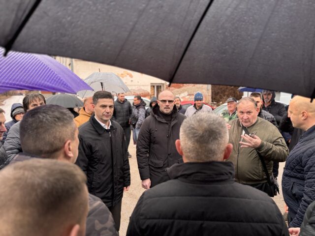 Razgovor sa meštanima Malče Razgovor sa meštanima Malče