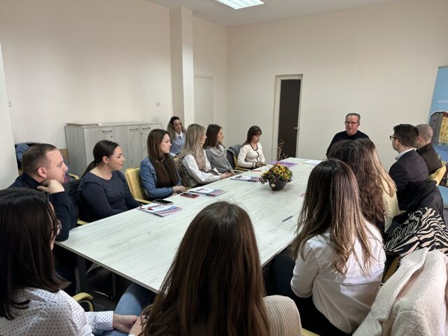 Još 13 lekara potpisalo ugovore za rad na neodređeno vreme