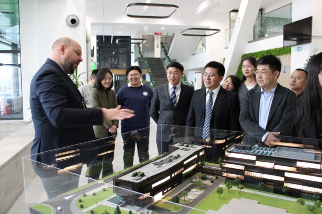 Kinesko-srpska saradnja u oblasti inovacija i transfera tehnologija Kinesko-srpska saradnja u oblasti inovacija i transfera tehnologija