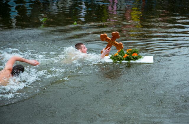 Plivanje za časni krst