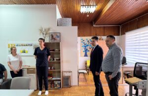 Gradonačelnik Pavlović: Broj personalnih asistenata i ličnih pratilaca ove godine će biti veći Gradonačelnik Dragoslav Pavlović posetio je danas Centar za pružanje usluga socijalne zaštite Mara