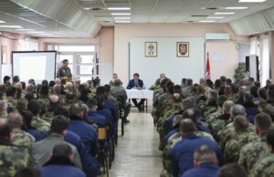 Ministarstvo odbrane posetilo 98. vazduhoplovnu brigadu u Nišu i najavilo nova ulaganja Ministarstvo odbrane posetilo 98. vazduhoplovnu brigadu u Nišu