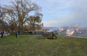 Povodom Dana državnosti održana počasna artiljerijska paljba u Beogradu, Novom Sadu, Nišu i Kragujevcu Počasna artiljerijska paljba u Nišu