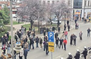 Opozicija pita čemu policija i čega se vlast plaši. Novaković kaže da nije zvao policiju, za razliku od prošlog puta Građani - pripadnici policije